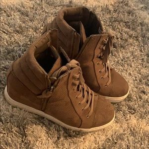 Steve Madden size 9.5 wedge sneakers